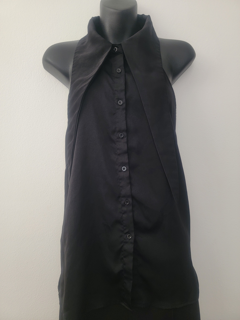 Black Sleeveless Button-Front Halter Top